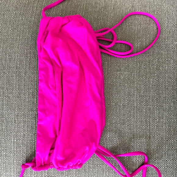 Frankie’s Bikini Top - Picture 1 of 2